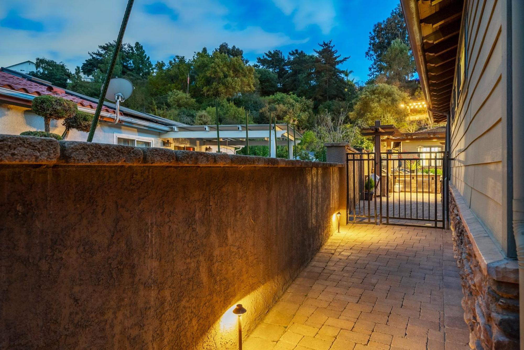 Garden House Hotel Сан Диего Екстериор снимка